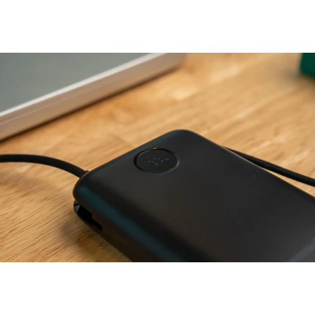 Baterie externă SWISSTEN VOLTBOX 35W 20000 mAh cu cabluri încorporate USB-C și Lightning, neagră