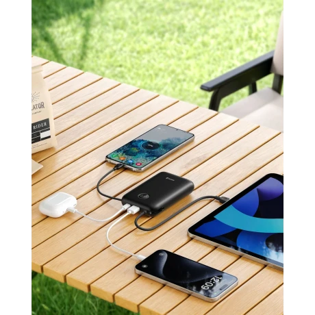 Baterie externă SWISSTEN VOLTBOX 35W 20000 mAh cu cabluri încorporate USB-C și Lightning, neagră