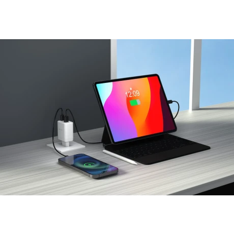Încărcător de călătorie SWISSTEN CORE GaN 1x USB-C 45W PD + 1x USB-A 18W QC ALB