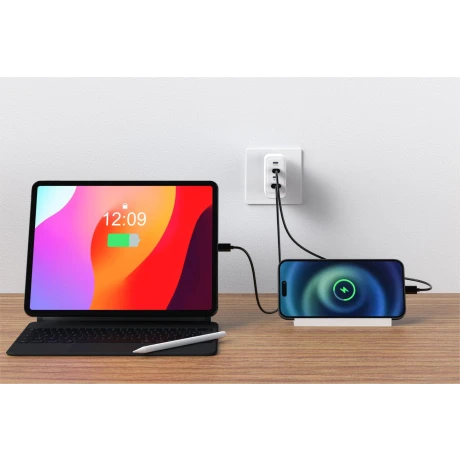 Încărcător de călătorie SWISSTEN CORE GaN 2x USB-C PD 100W + 1x USB-C PD 20W + 1x USB-A QC 30W QC ALB