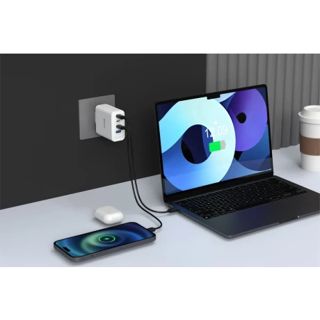 Încărcător de călătorie SWISSTEN CORE GaN 2x USB-C PD 100W + 1x USB-C PD 20W + 1x USB-A QC 30W QC ALB