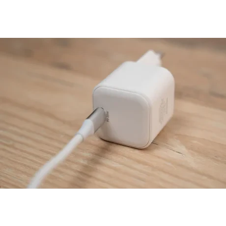 Încărcător de călătorie SWISSTEN GaN 1x USB-C 20W Alimentare Alb + Cablu de date USB-C/USB-C 1.2 M Alb