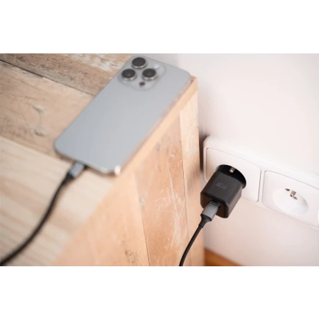 Încărcător de călătorie SWISSTEN GaN 1x USB-C 20W PD + 1x USB-A 18W QC NEGRU