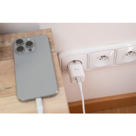 Încărcător de călătorie SWISSTEN GaN 1x USB-C 20W PD și 1x USB-A 18W QC ALB
