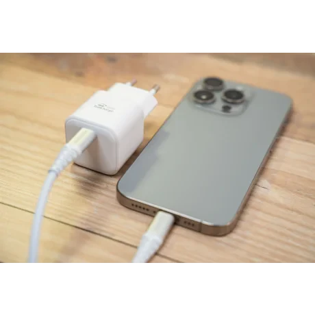 Încărcător de călătorie SWISSTEN GaN 1x USB-C 35W Alimentare Alb + Cablu de date USB-C/LIGHTNING 1.2M Alb