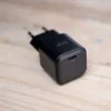Încărcător de călătorie SWISSTEN GaN 1x USB-C 35W Alimentare Negru + Cablu de date USB-C/LIGHTNING 1.2M Negru