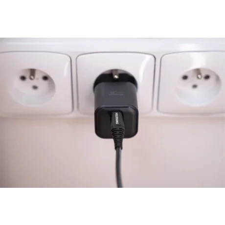 Încărcător de călătorie SWISSTEN GaN 1x USB-C 35W Alimentare Negru + Cablu de date USB-C/USB-C 1.2 M Negru