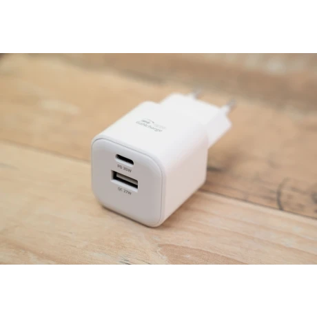 Încărcător de călătorie SWISSTEN GaN 1x USB-C 35W PD + 1x USB-A 27W QC ALB