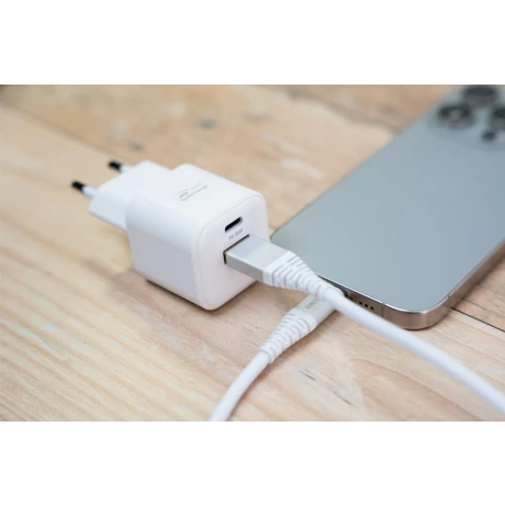 Încărcător de călătorie SWISSTEN GaN 1x USB-C 35W PD + 1x USB-A 27W QC ALB
