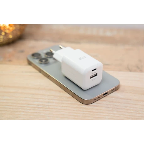 Încărcător de călătorie SWISSTEN GaN 1x USB-C 45W PD + 1x USB-A 18W QC ALB