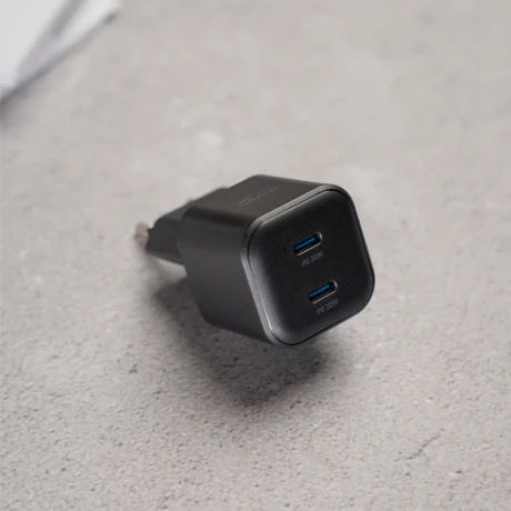 Încărcător de călătorie SWISSTEN GaN 2x USB-C 20W Power Delivery Negru