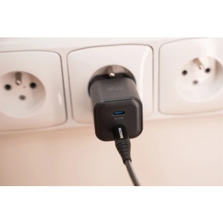 Încărcător de călătorie SWISSTEN GaN 2x USB-C 20W Power Delivery Negru