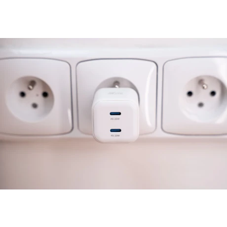 Încărcător de călătorie SWISSTEN GaN 2x USB-C 20W, putere de alimentare, alb